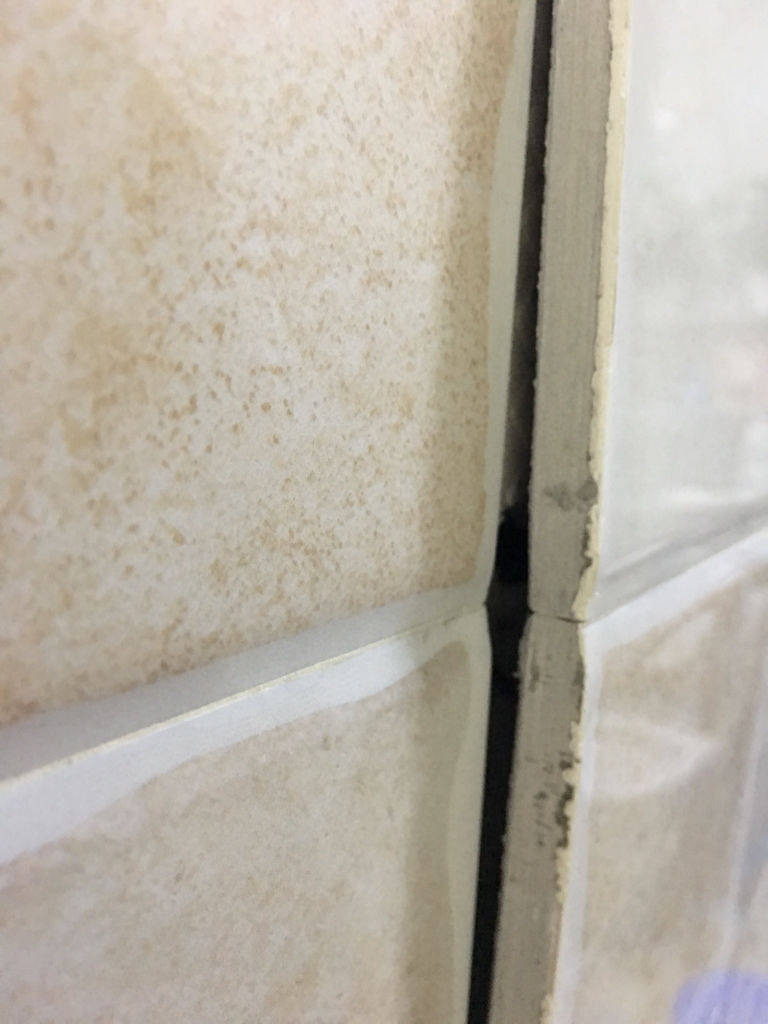 墙砖翘起来了怎么修复图片大全图解(墙砖翘起来了怎么修复图片大全图解视频教程)