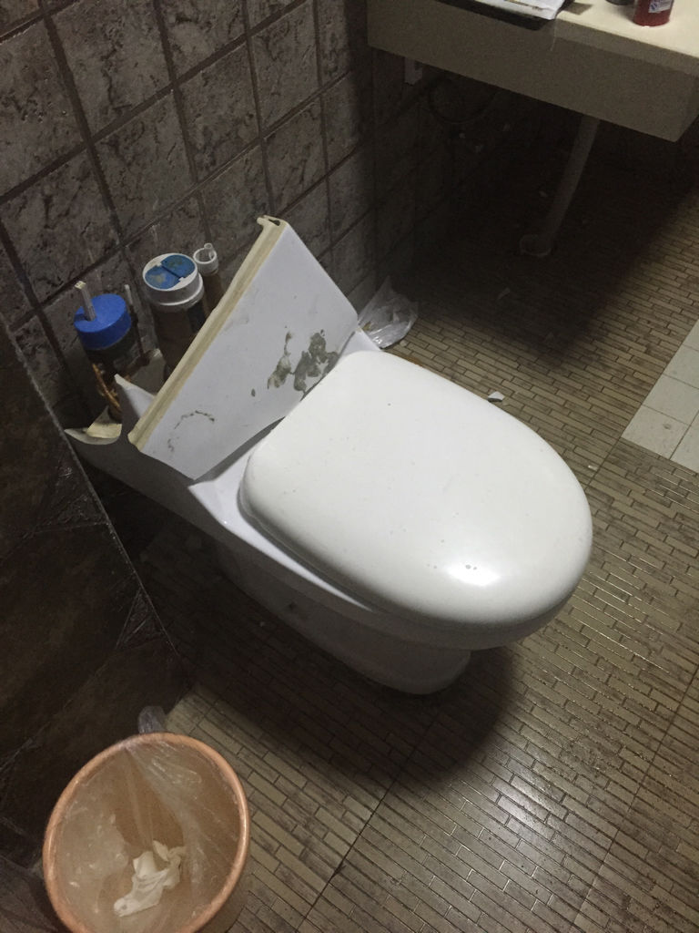 马桶内壁掉瓷(马桶内壁掉瓷怎么处理)