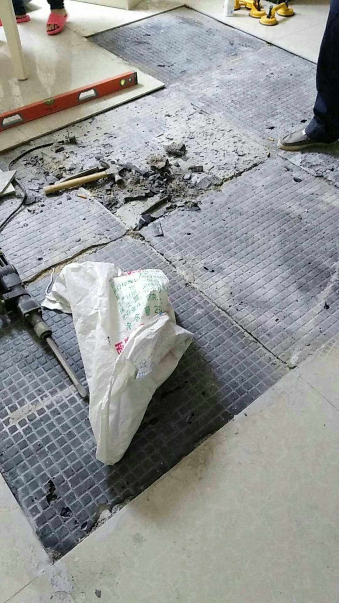 墙砖脱落怎么补救视频(墙砖脱落怎么补救视频讲解)