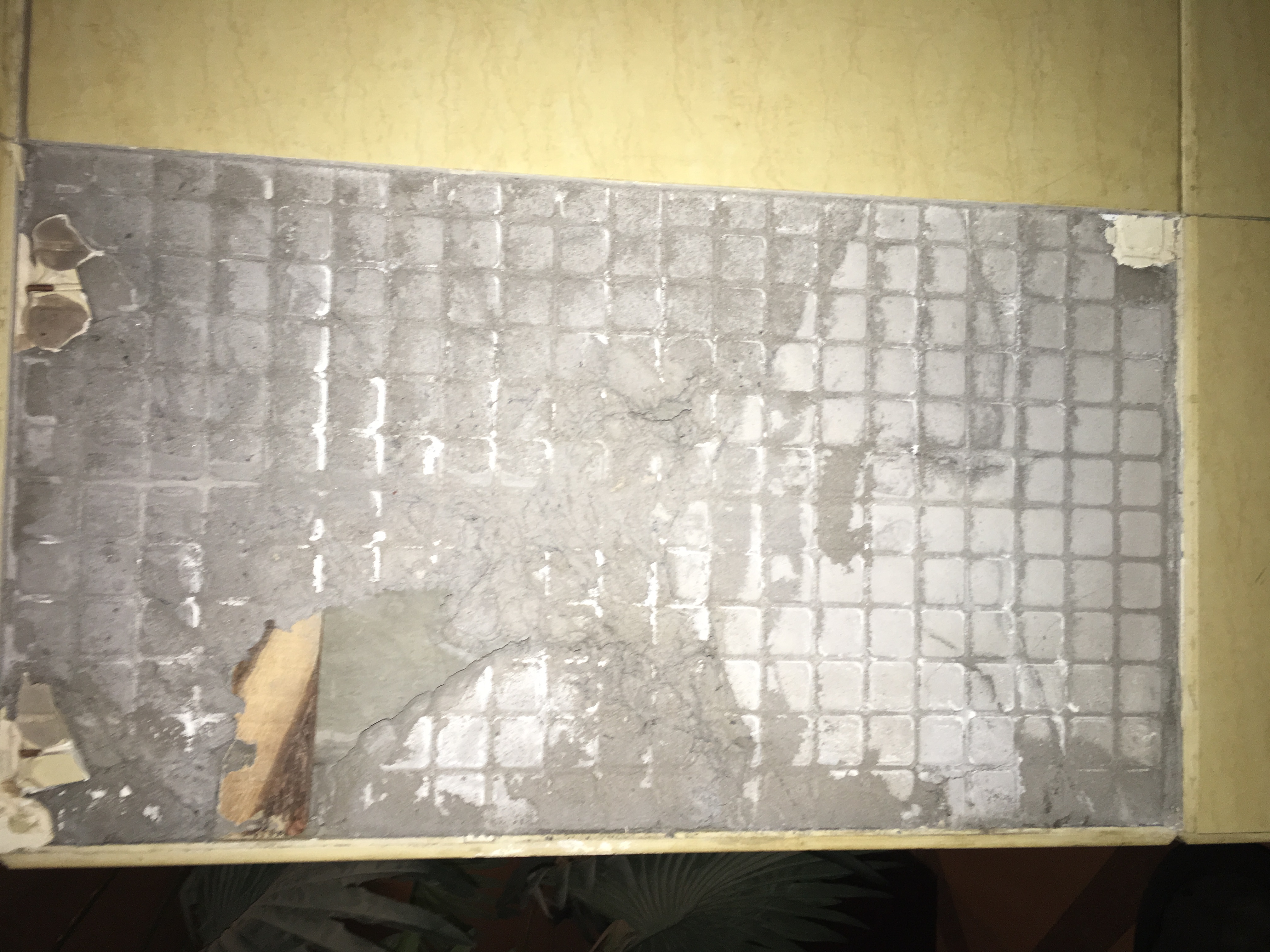 瓷砖空鼓就一定会掉下来吗?(瓷砖空鼓就一定会掉下来吗视频)