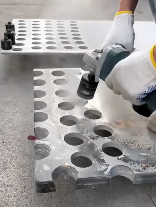 瓷砖打孔了用什么堵(瓷砖打孔了用什么堵最好)