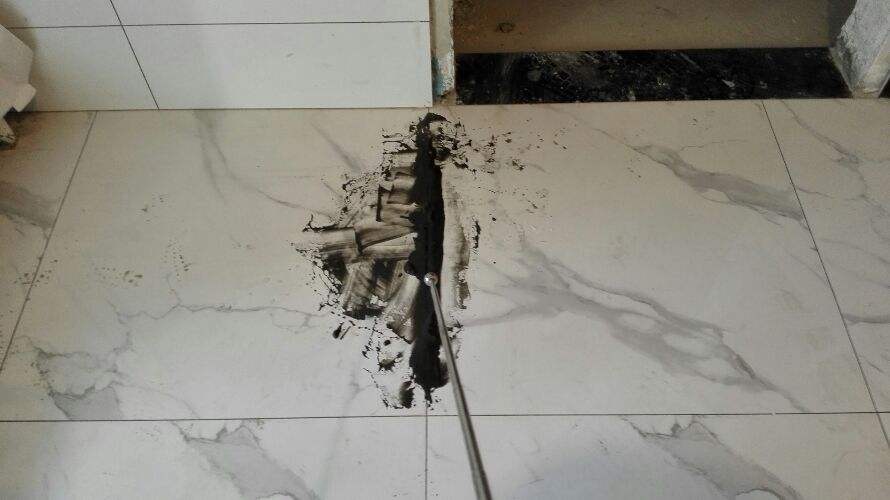 瓷砖地面空鼓怎么处理方法图解大全视频(瓷砖地面空鼓怎么处理方法图解大全视频教学)