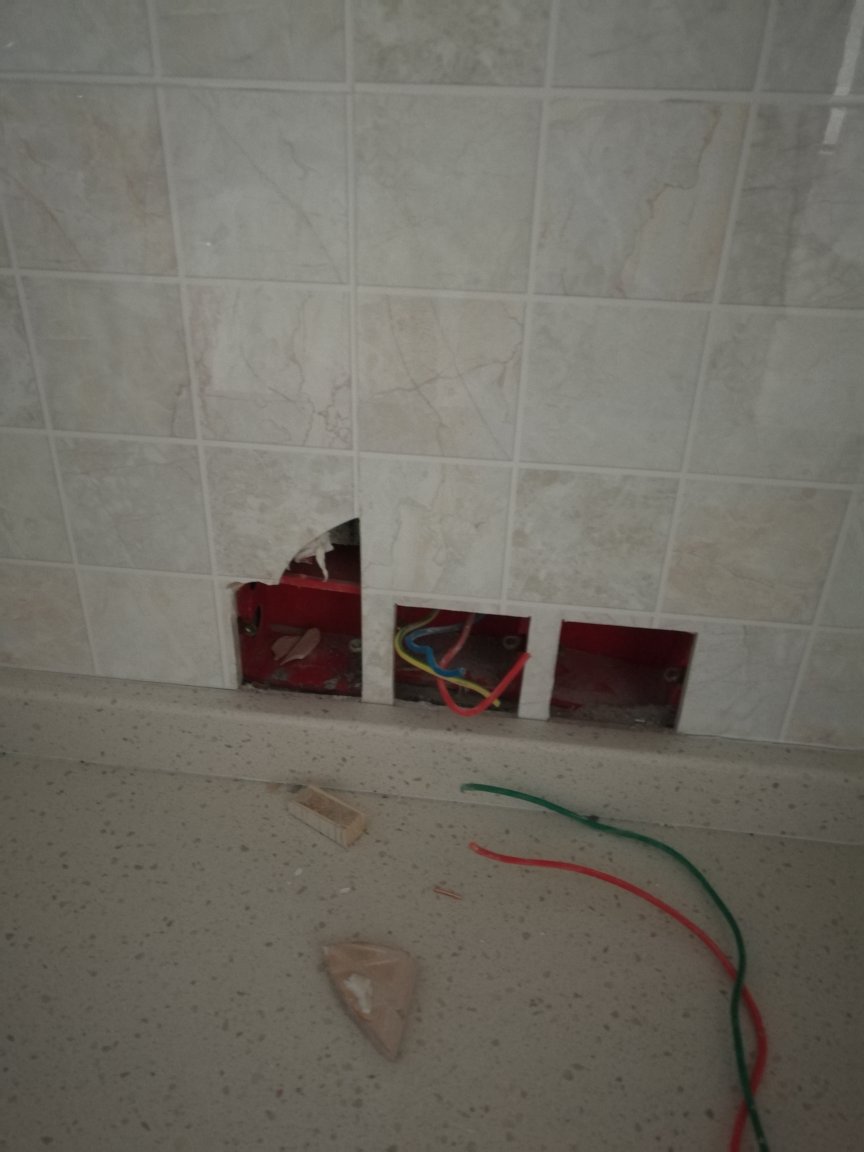 墙砖打了洞怎么填补视频教学(墙砖打了洞怎么填补视频教学大全)