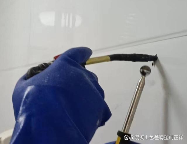 墙砖空鼓有什么补救方法(墙砖空鼓的补救方法用什么什么胶)