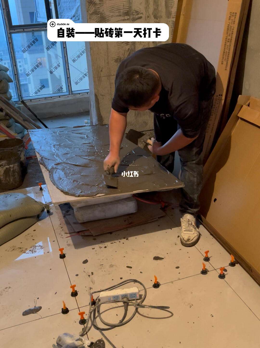 墙砖坏了怎么办视频教学(墙面砖坏了一块怎么能补进一块新的)