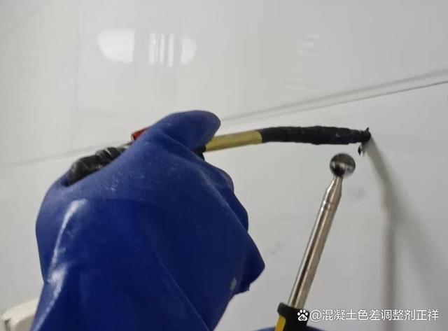 瓷砖空鼓怎么办是全部砸掉吗视频(瓷砖空鼓怎么办是全部砸掉吗视频讲解)