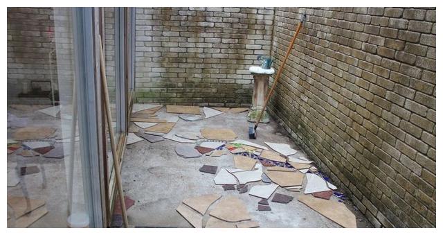 墙面瓷砖坏了一块,怎么掩盖好(墙面瓷砖坏了一块,怎么掩盖好看)