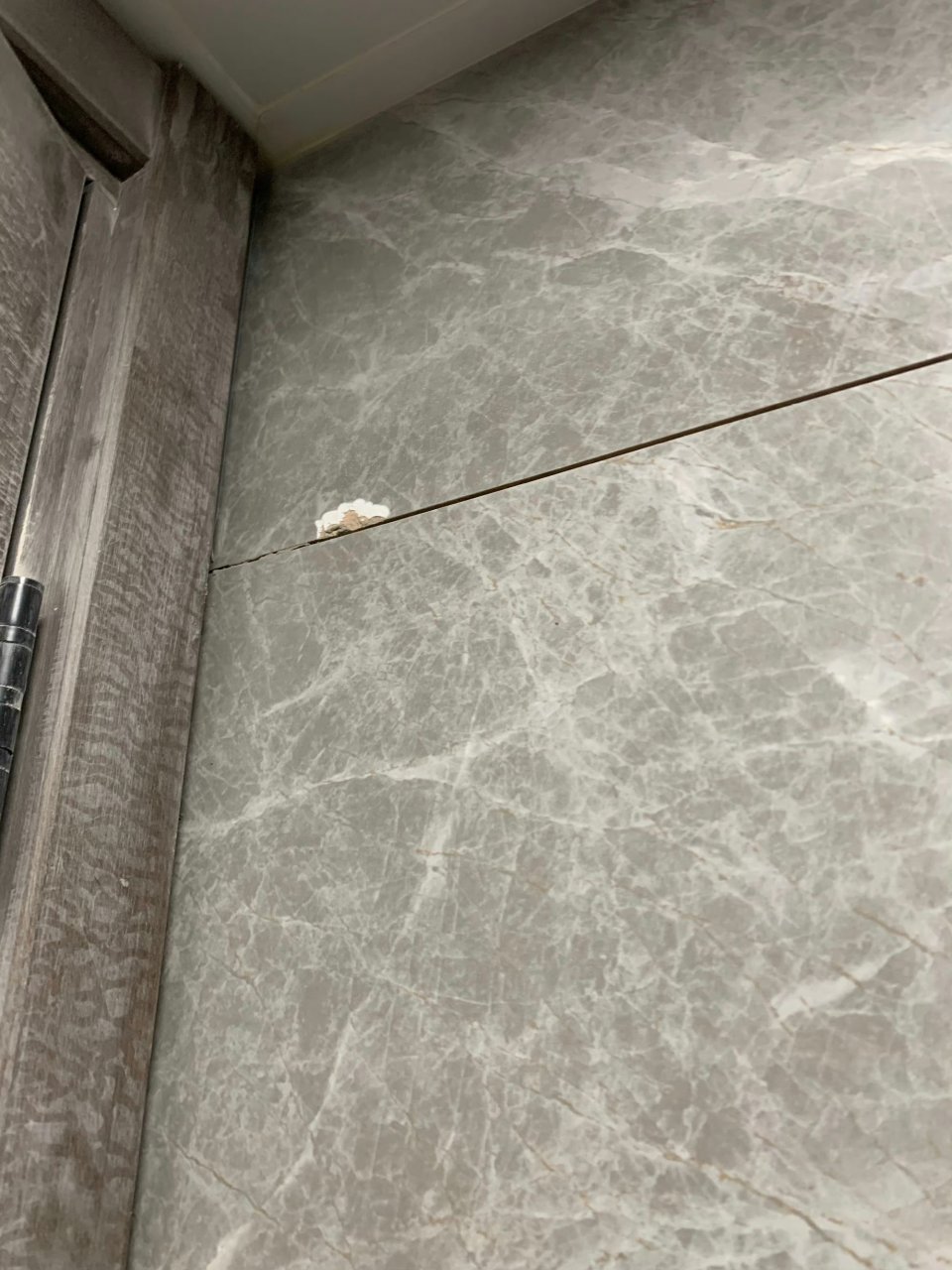 卫生间瓷砖空鼓最佳补救方法视频(卫生间瓷砖空鼓最佳补救方法视频讲解)