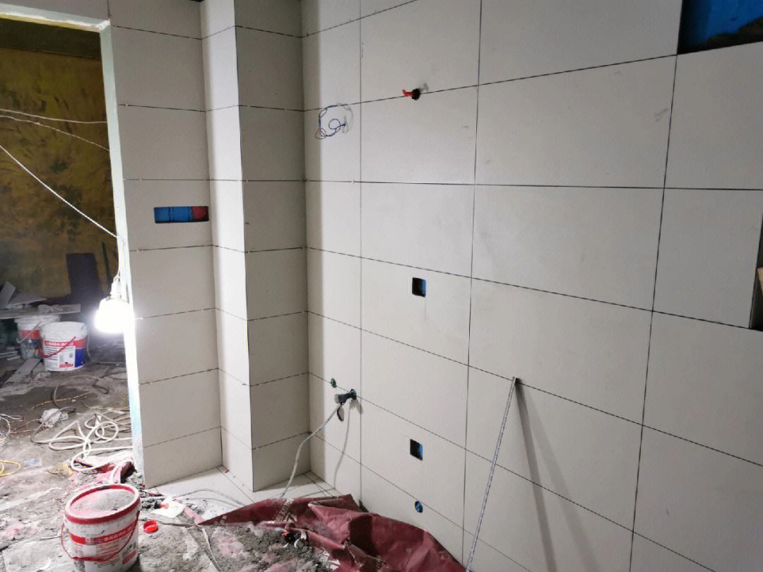 厨房墙砖掉了几块怎么补救视频(厨房墙砖掉了几块怎么补救视频教学)