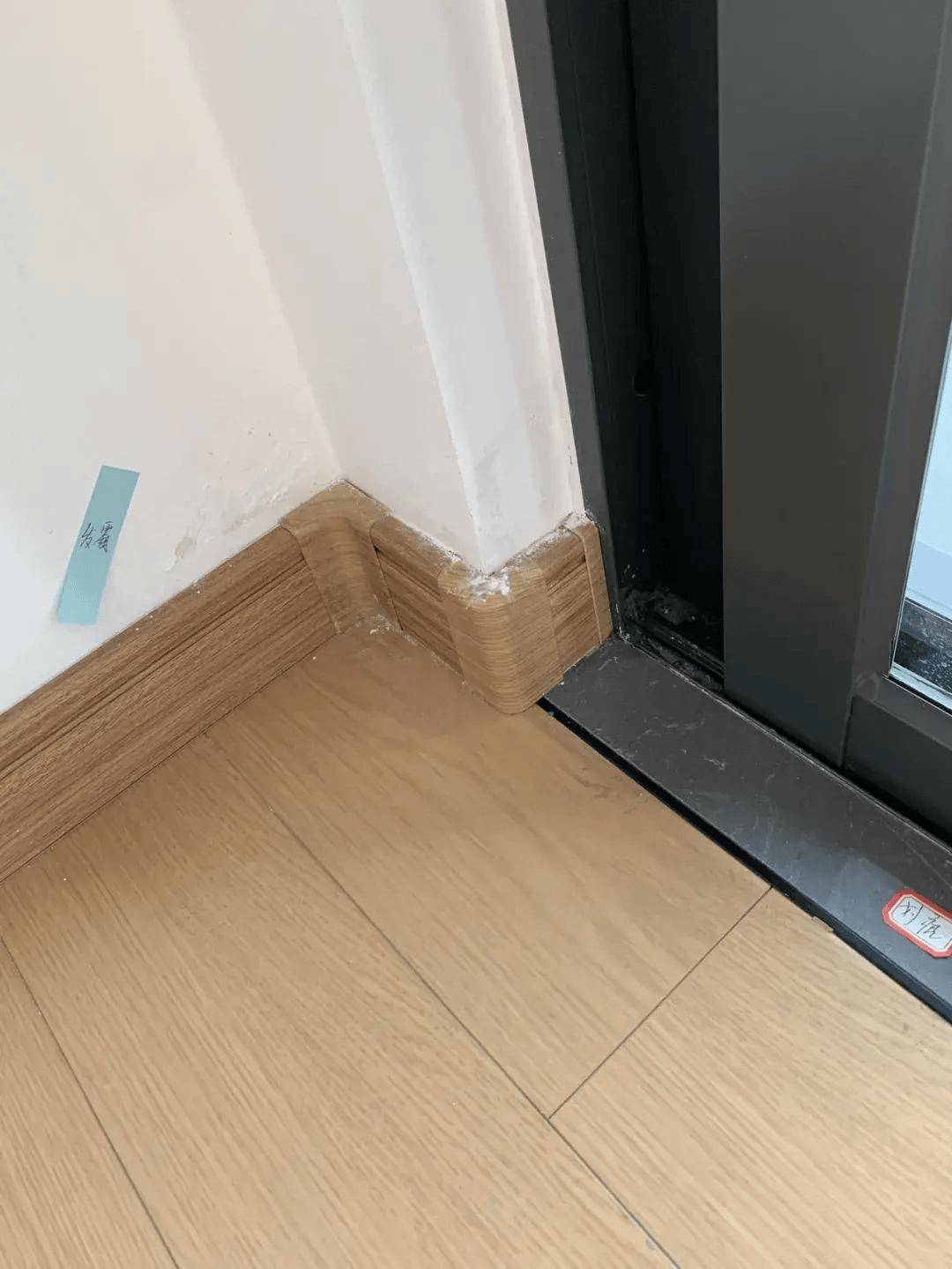 墙砖破了怎么补救视频(墙面砖破了一点点怎么办)