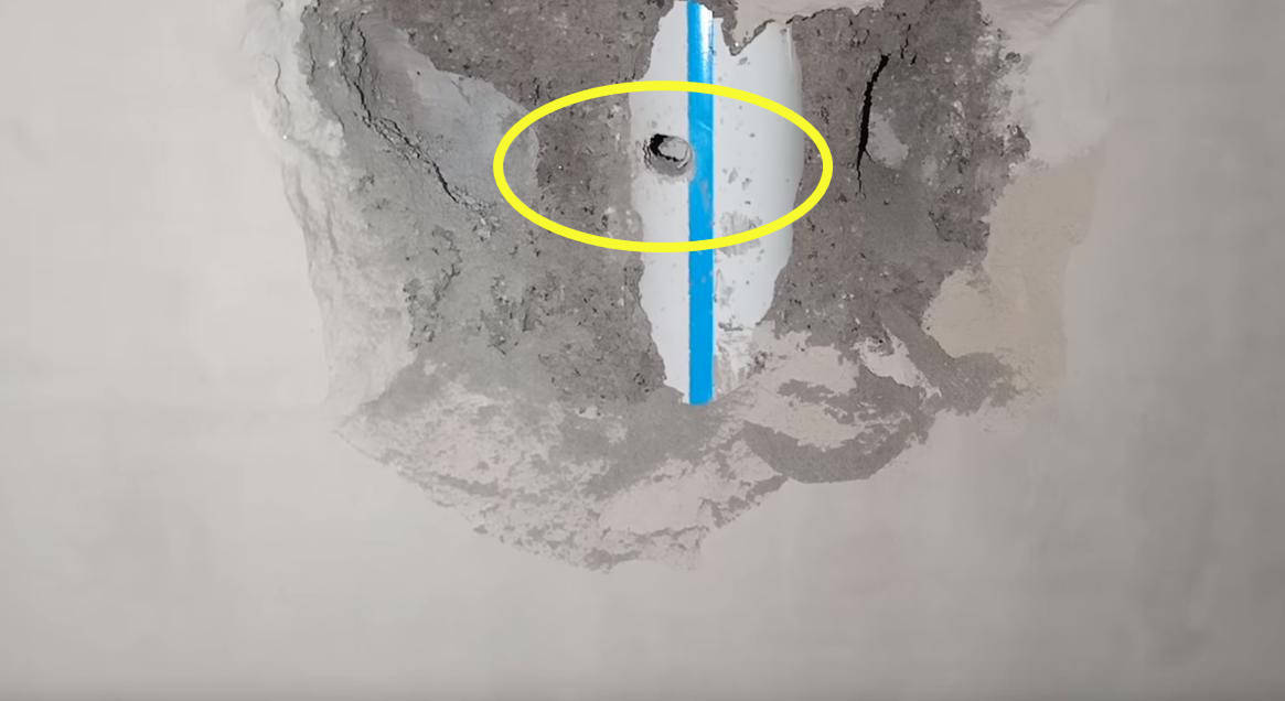 瓷砖打水管孔(瓷砖打水管孔视频)