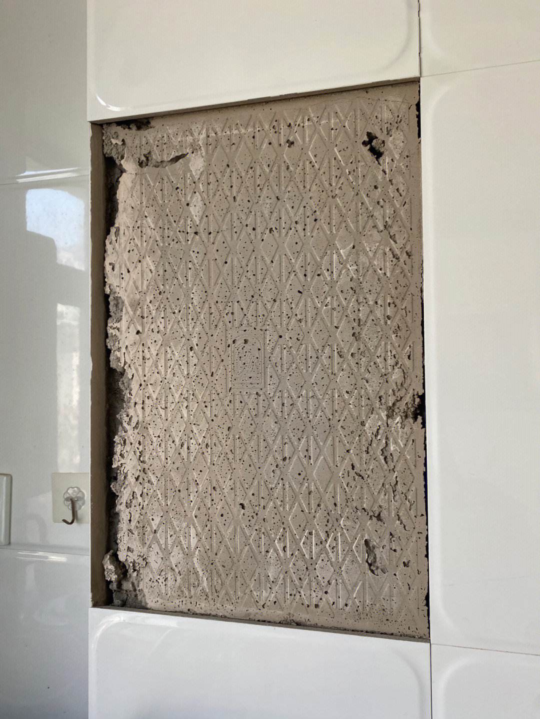 墙砖脱落怎么修补最好(墙砖脱落怎么修补最好图片)