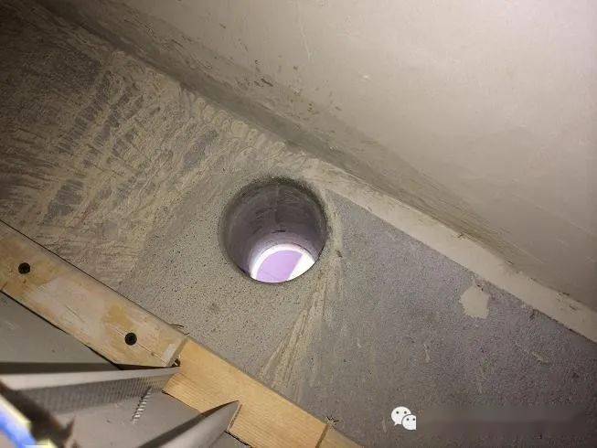 墙砖打了洞怎么处理好(墙砖打了洞怎么填补)