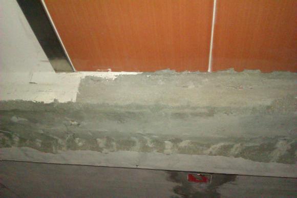 墙砖翘起来了怎么修复视频讲解(墙砖翘起来了怎么修复视频讲解下载)